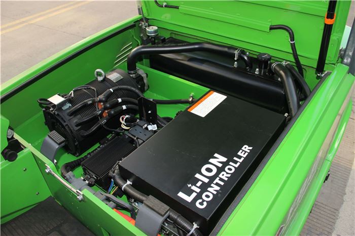 4 ton 4 wheel lithium battery forklift